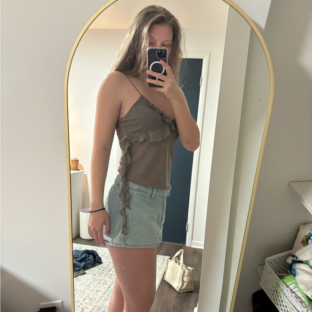 H&M Tank - Picture 2 of 5